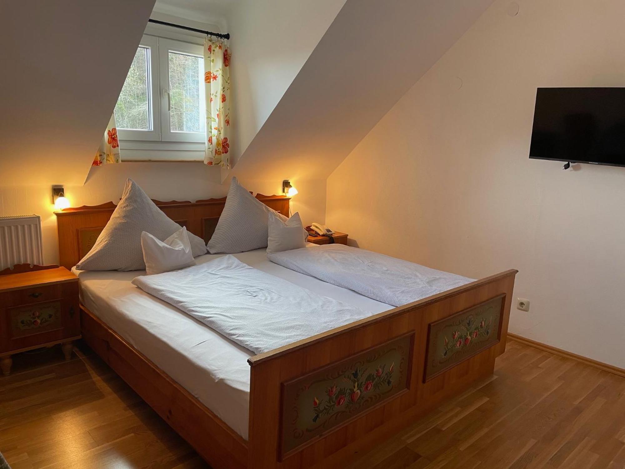 Gasthof Martinihof Latschach ober dem Faakersee Luaran gambar