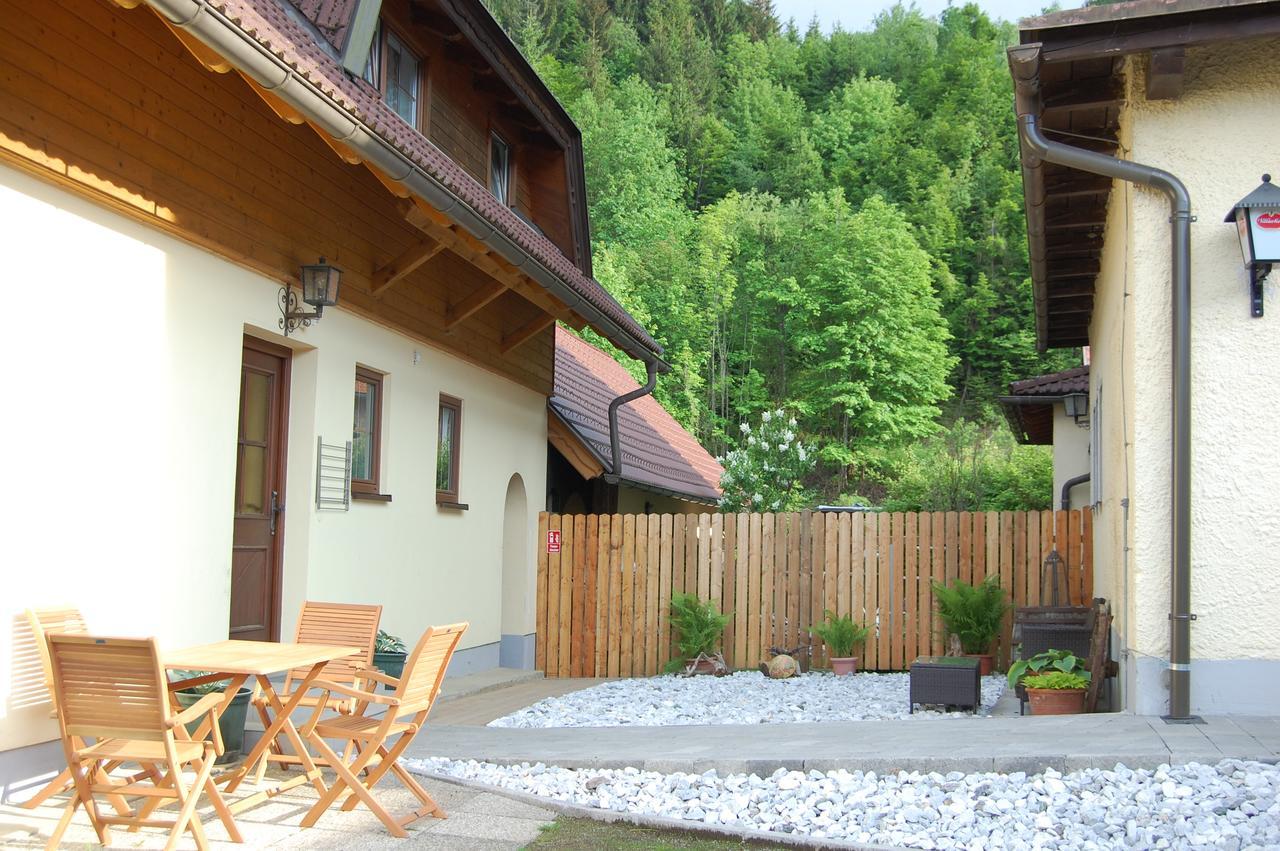 Gasthof Martinihof Latschach ober dem Faakersee Luaran gambar